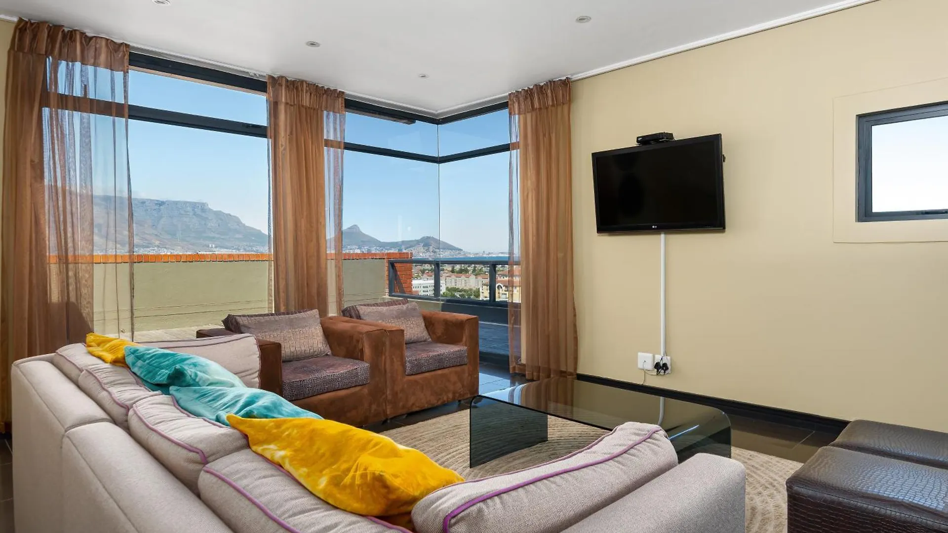 Manhattan Wharfside 207 Cape Town 0*,